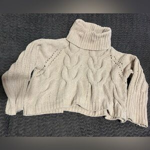 Moon & Madison cropped turtleneck sweater